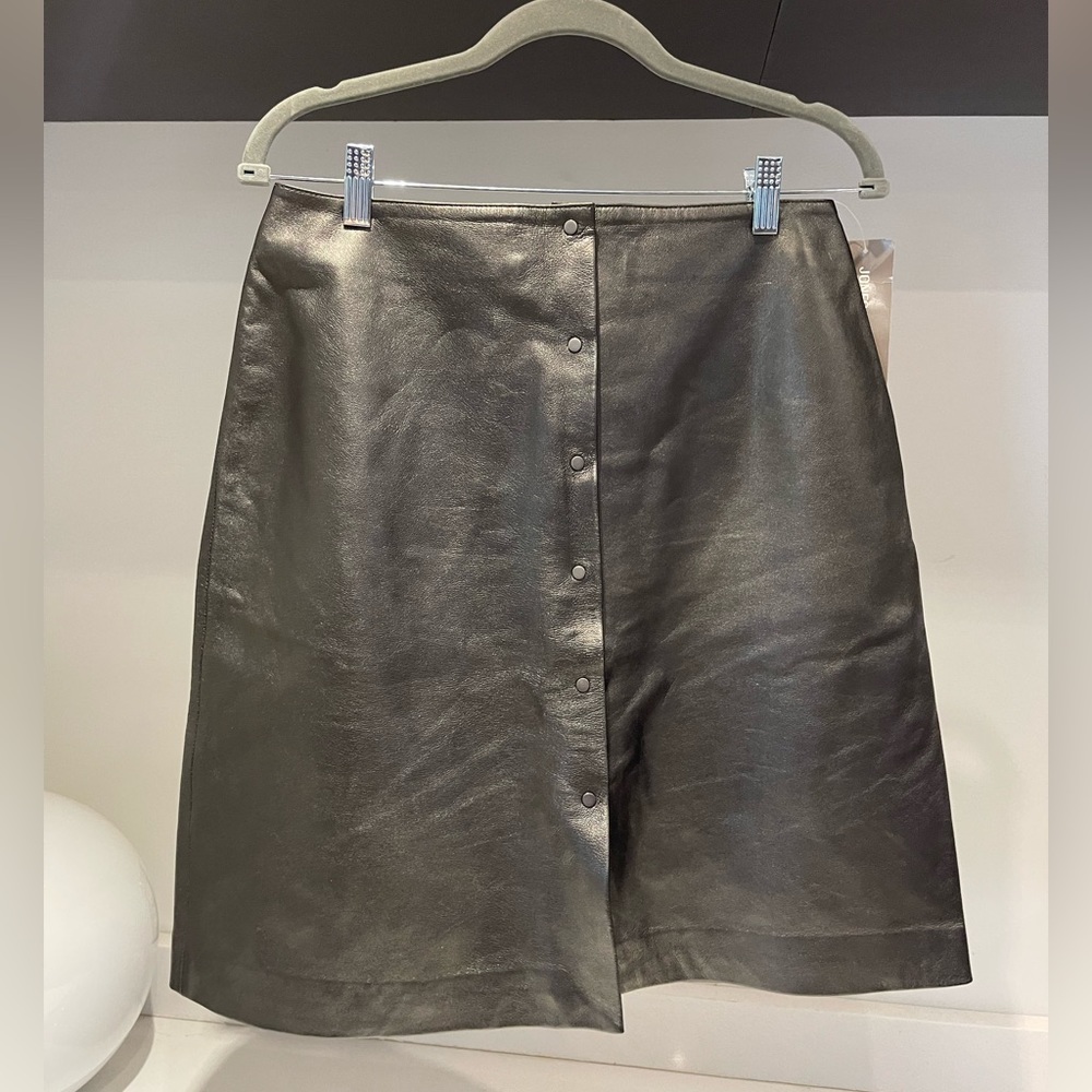 $275 JONES NEW YORK Dark Gold Bronze champagne Metallic Leather Skirt snapfront